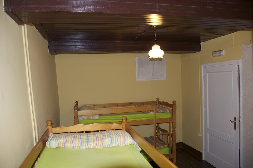 Albergue Los Blasones サリア 部屋 写真