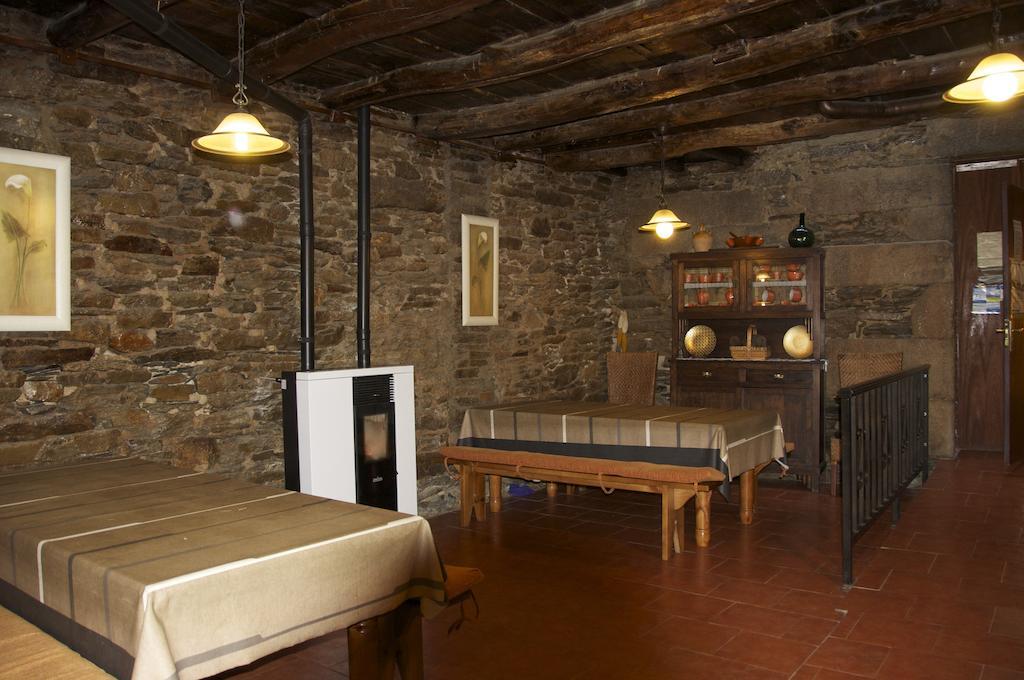 Albergue Los Blasones サリア エクステリア 写真